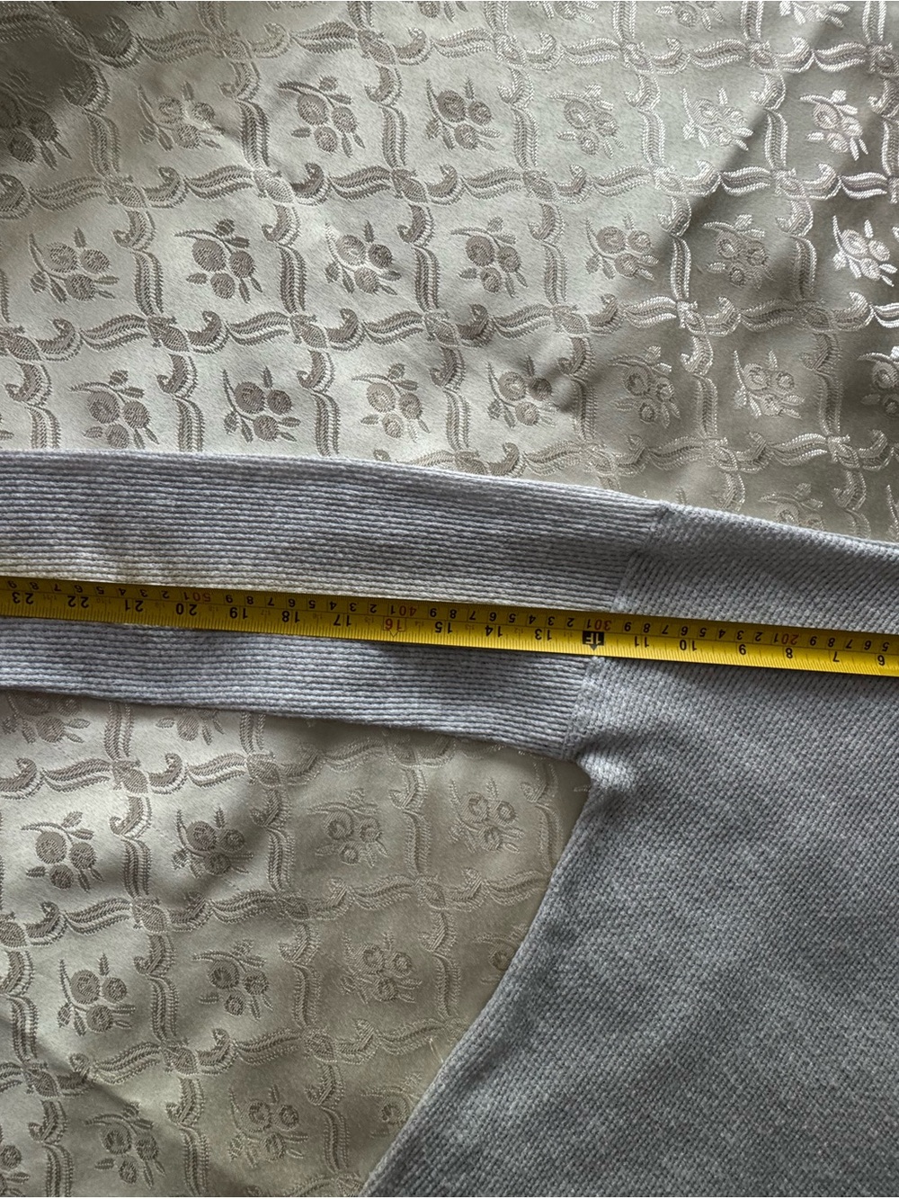 Aritzia The Group Babaton Grey Waffle Knit Tie Front Cardigan M - Picture 8 of 9